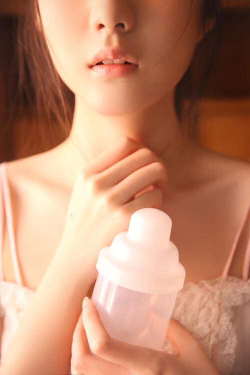 梅西率队轻松取胜，巴萨升至积分榜第三，梅西效力巴萨21年